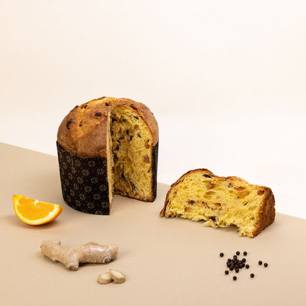 Panettone all’arancio, zenzero e perle di cioccolato