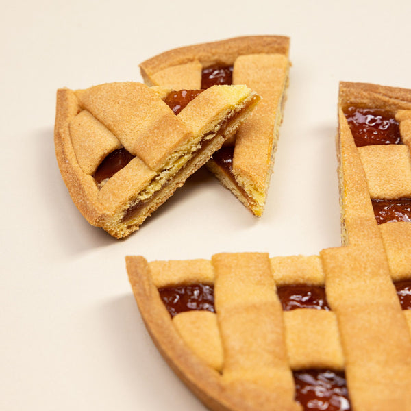 Crostata con confettura di fragole